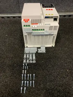 Acs180-04s-25a0-2 Abb Ac Drive 3-phase 230vac 50/60hz Ip20 7.5hp