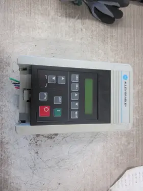 Allen-bradley 1305-aa04ax Allen-bradley Ac Drive Ser. C 1hp Used