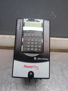 20ab4p2a0aynnnco Allen-bradley Powerflex-70 1hp 240v Ac Drive Nice Used Takeout