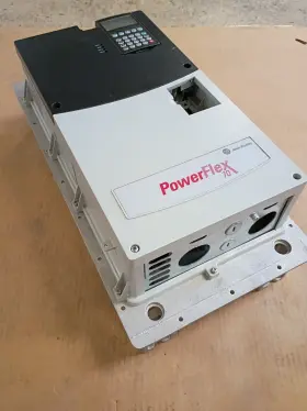 Allen Bradley 20ad052a3aynacc0 Powerflex-70 Drive 40hp 480v 52a Takeout Damaged