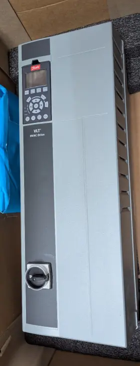 131f0148 Danfoss Vlt Hvac Pn Frequency Drive 22kw 30hp 480v 40a New