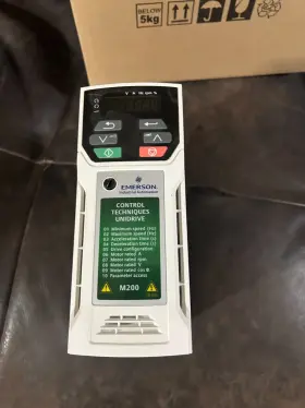 M200-021 Emerson Control Techniques Nidec Unidrive 0042 1 Hp 120vac In 0-240 Out