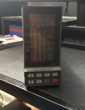 L0122hy-b Foxboro Panel Controller 120v