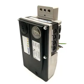E84dgdvb55142ps Lenze 8400 Motec .55kw Decentralized Drive And Inverter E84dgvn1e
