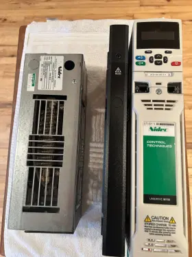 M700-04400172a10101ab100 Nidec Ac Drive Unidrive M700 With Dynamic Braking Controller