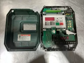 1su41005 Reliance Electric Sp500 Vs Drive 5hp 1su41005. Used Surplus. Damaged Case #3
