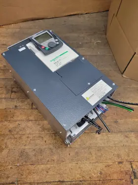 Atv71hd22n4 Schneider Electric Altivar 71 Variable Speed Drive 30hp 22kw 380/480v
