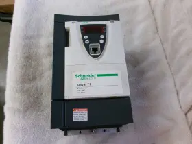 Atv71hu30n4 Schneider Electric Altivar 71 3hp Ac Drive