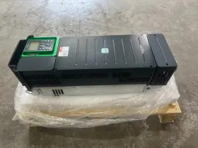 Atv930d45n4 Schneider Electric New 60hp 380v - 480v 3 Phase Variable Frequency Drive Vfd