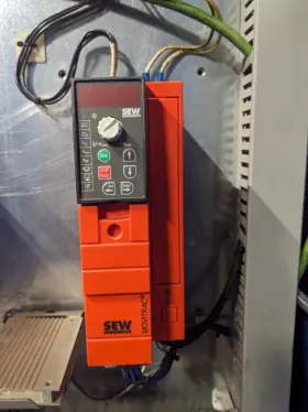 Mc07b008-5a3-4-00 Sew Trumpf Eurodrive Ac Drive 3x380-500vac 2.4a 0.75kw 1hp