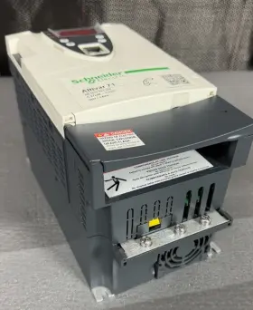 Atv71h037m3demo Telemecanique / Schneider Electric Guaranteed Atv71h037m3 Altivar 71 Ac Drive 0.37kw 1/2hp 200/240v