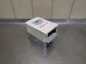 Vfs9-2022pm-wn Toshiba 1 Transistor Inverter Ac Motor Drive Vfd 3 Hp 230v