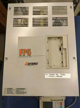 Cimr-p5u4018 Yaskawa Saftronics General Purpose Drive Pn E7001-31f