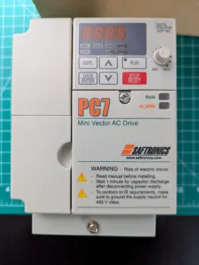 Cimr-v7au40p4 Yaskawa 1hp 460 V Saftronics/yaskawa Pc7 Mini Vector Ac Drive