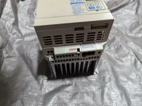 Cimr-xcac41p5 Yaskawa Inverter Drive 0-460v 3.7kva #2