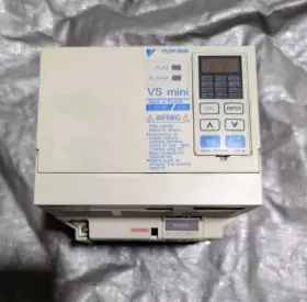 Cimr-xcac41p5 Yaskawa Inverter Drive 0-460v 3.7kva