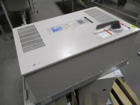 E7bvb040tx Yaskawa E7 Ac Drive With Bypass 30hp 3ph Used