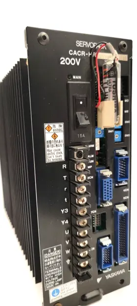 Cacr-hr05bab12y5 Yaskawa Electric Servopack Ac Servo Drive Input 200-230 Volts Used
