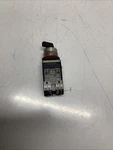 Allen Bradley 800MR-HX2B Switch Series W/ 800M-XAS R-114. Fixed Price $15.00.