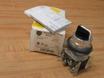 Allen Bradley 800T-J2KT7 3-POS. Selector Switch W/(2) 800T-XA. Fixed Price $117.77.